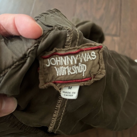 Johnny Was Violette Jogger Pants
⭐️needs button sewn back on - Picture 6 of 10